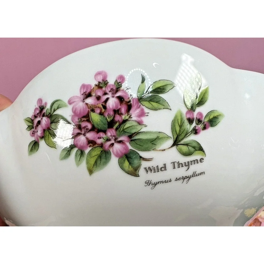 Royal Worcester‎ Herbs Medium Round SCALLOPED BOWL Botanical Florals Gold Trim